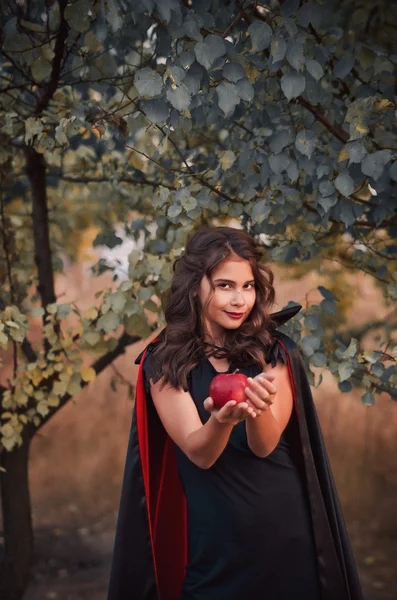 -Vampir, kız sunar bir elma