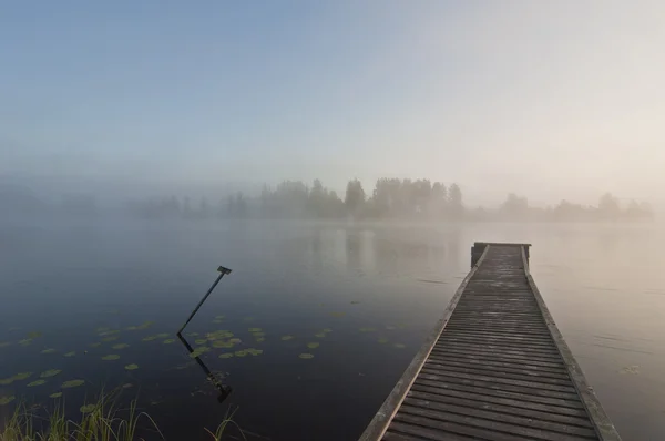 Finlande, brouillard sur l'eau . — Photo