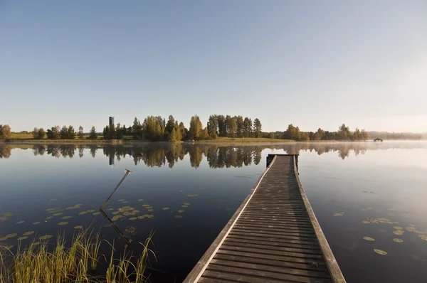 Finlandia, niebla en el agua . — Foto de Stock