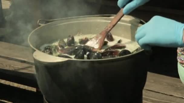暖炉のムール貝 — ストック動画