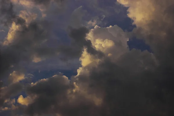 Clouds before the storm — Stock Photo, Image