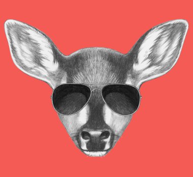 Açık kahverengi portresi ile güneş gözlüğü