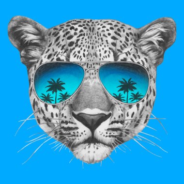 Leopard with mirror sunglasses