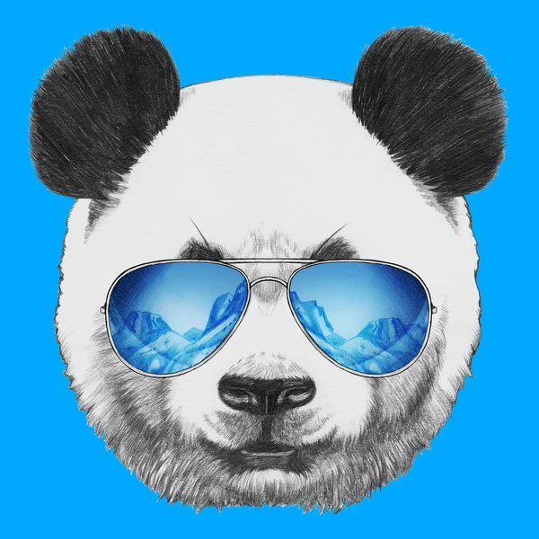 Panda avec lunettes de soleil miroir — Photo