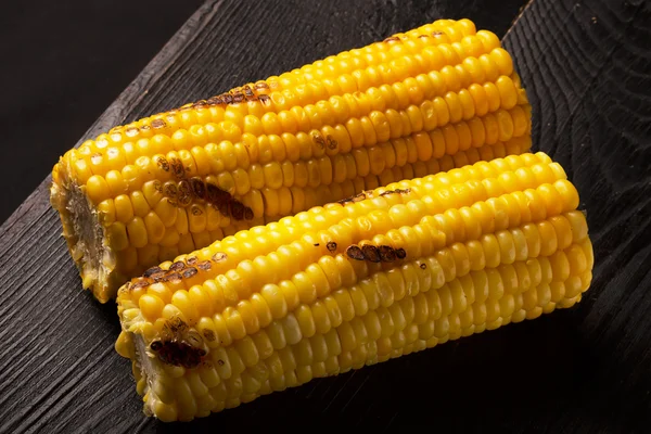 Натиральная кукуруза — стоковое фото