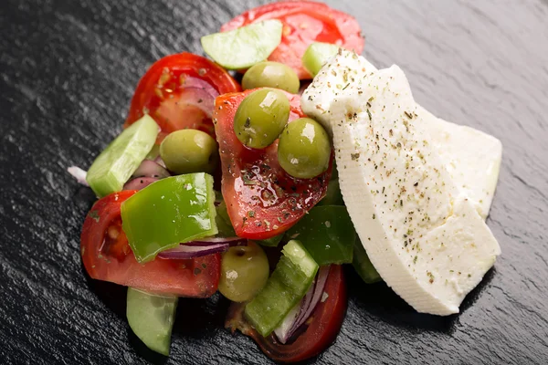 Insalata greca con verdure fresche — Foto Stock