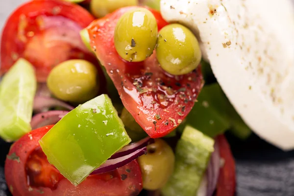 Insalata greca con verdure fresche — Foto Stock