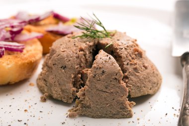 İnek karaciğer pate ile baharat 