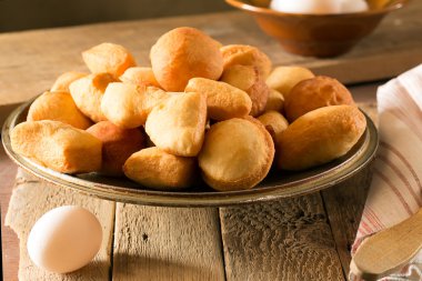 Geleneksel Kazak (Asya) baursak yemeği