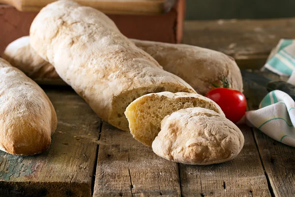 Хрусткі домашні італійські ciabatta — стокове фото