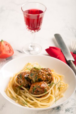 Domates soslu köfte. 