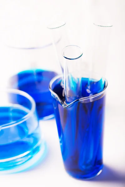 Tubos de ensaio com reagente químico (ou água ) — Fotografia de Stock