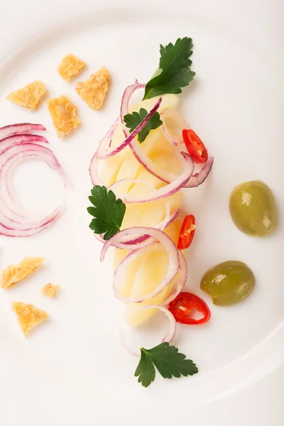 Salada de batata com cebola vermelha — Fotografia de Stock