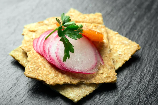 Hapje met zalm — Stockfoto