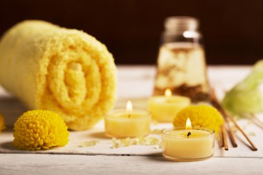 Spa havlu, mumlar ile natürmort 