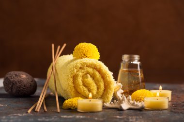 Spa havlu, mumlar ile natürmort 