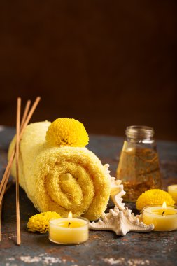 Spa havlu, mumlar ile natürmort