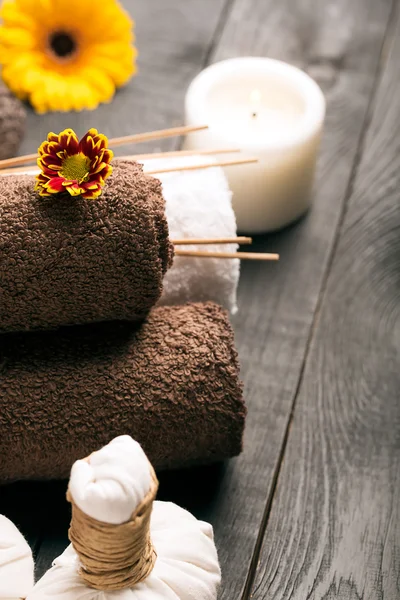 Havlularla dolu bir spa.