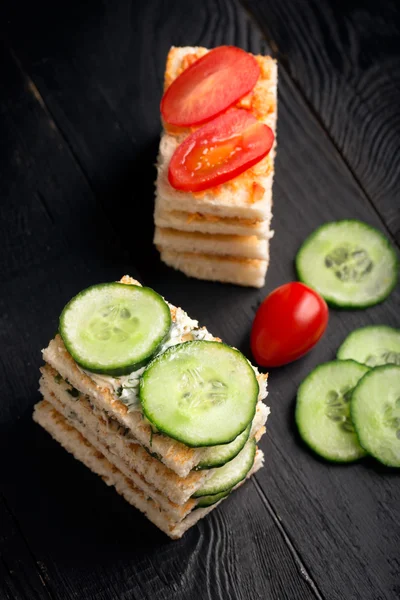 Sandviç sebze ve tereyağı ile — Stok fotoğraf