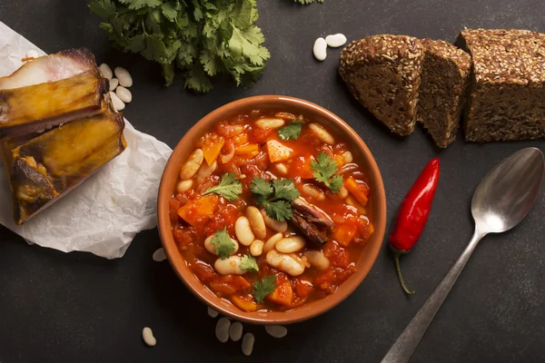 Sopa de frijol rústico con frijoles y zanahoria —  Fotos de Stock