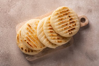 Arepa, Venezuela mutfağında geleneksel olarak yapılan mısır hamuru ve mısır unundan yapılan bir yemektir.