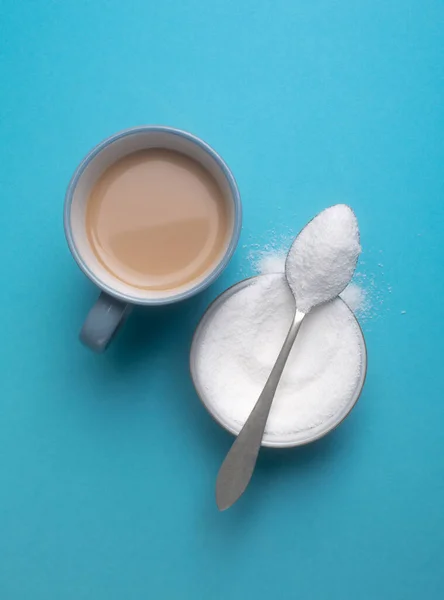 Café Con Leche Bol Stevia Edulcorante Natural Sobre Fondo Azul — Foto de Stock