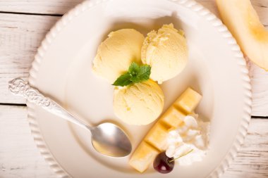 Lezzetli dondurmalı kavun 