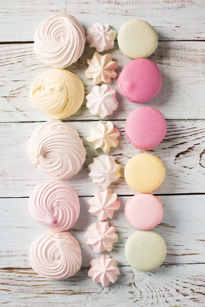 Délicieux macarons et merengues — Photo