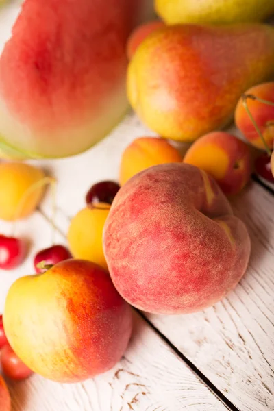 桃と他の果物 — ストック写真