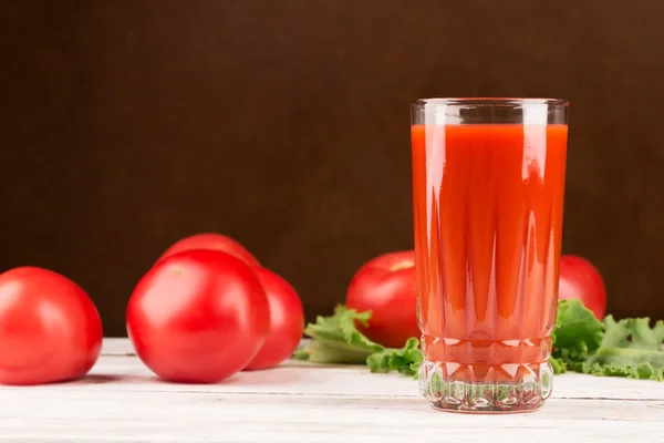 Bir bardak domates suyu. — Stok fotoğraf