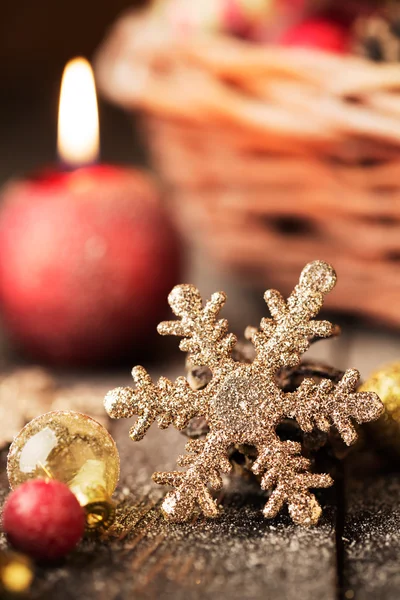 Natal ornamento dourado (floco de neve ) — Fotografia de Stock