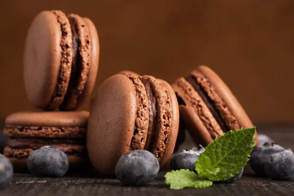 Σωρό από σοκολάτα macaroons — Φωτογραφία Αρχείου