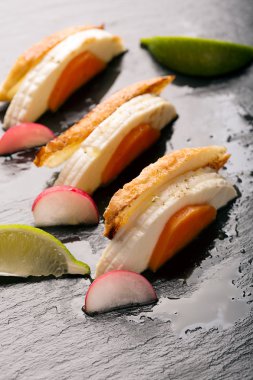 Havuç haşlanmış peynirli sandviç 