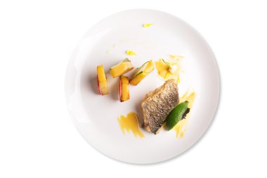 Fried dorado fırında patates ile