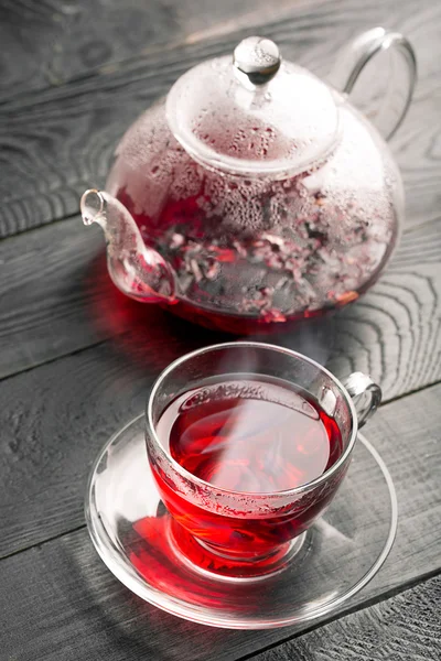Hibiscus τσάι στο φλιτζάνι — Φωτογραφία Αρχείου