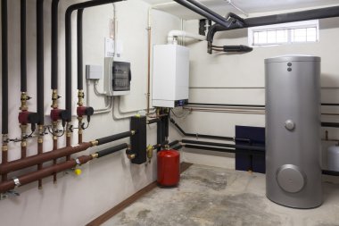 Kazan dairesinde gaz yoğunlaştırılıyor.