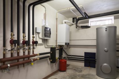 Kazan dairesinde gaz yoğunlaştırılıyor.