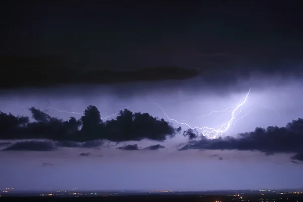 Relâmpago nas nuvens — Fotografia de Stock