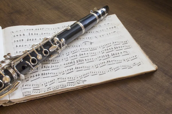 Clarinetto e partitura musicale — Foto Stock