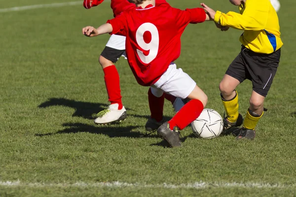 Fútbol partido de fútbol para niños —  Fotos de Stock