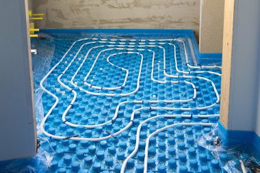 Sistem zemin polietilen borular ile parlak