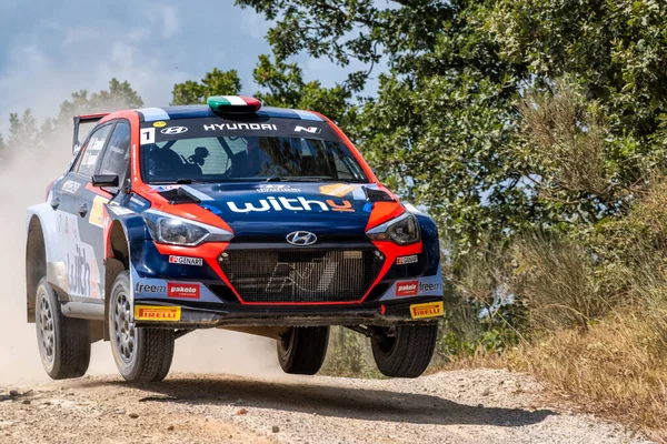 Ascanio, Toskana, İtalya, 8 Ağustos 2021 1 Hyundai I20 R5, Umberto Scandola tarafından sürülen İtalyan çakıllı ralli şampiyonasında yarışmıştır.