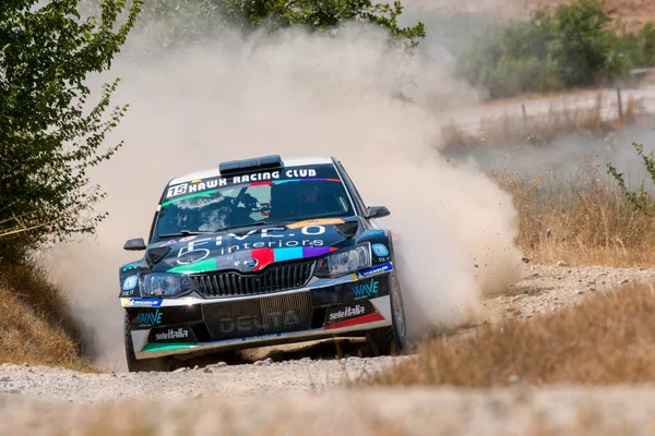 Ascanio, Tuscany, İtalya, 8 Ağustos 2021 Massimo Squarcialupi tarafından sürülen Skoda Fabia R5 İtalyan çakıllı ralli şampiyonasına katıldı.
