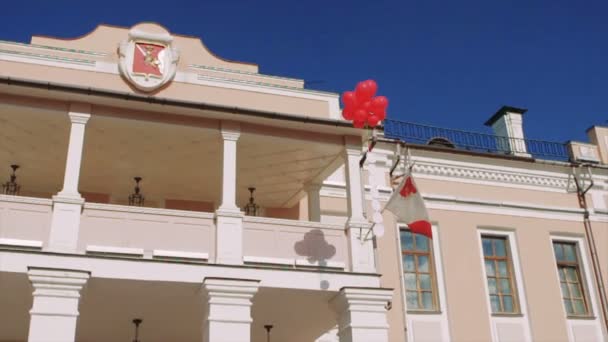 Globos rojos para una boda — Vídeo de stock