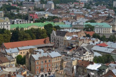Eski kasabanın panoraması. Çatıdan bak..