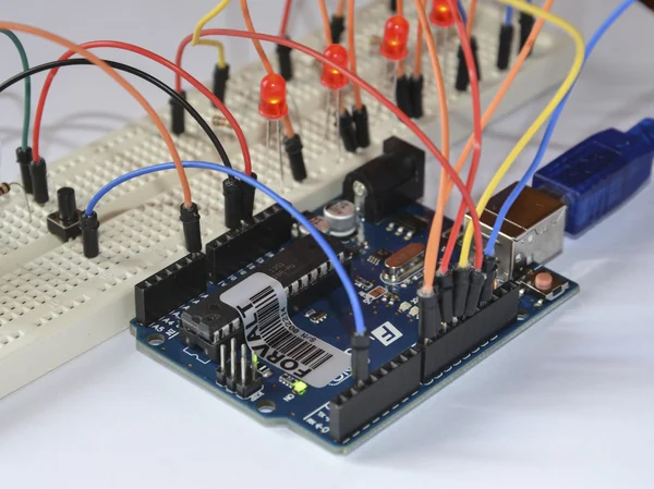 Arduino electronic platform for hobbyists