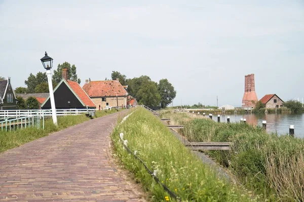 Den gamla staden Enkhuizen i Nederländerna. — Stockfoto