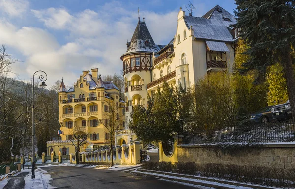 Muhteşem güzel evler. Karlovy Vary.