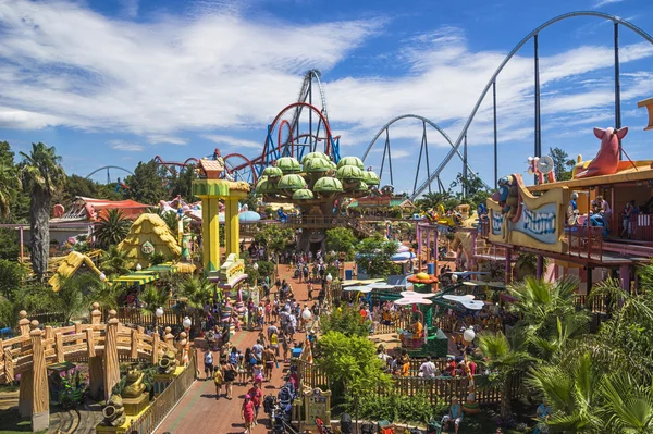 Parque de atracciones "Port Aventura" España , — Foto de Stock