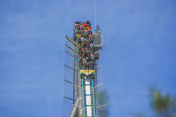 Парк аттракционов "Port Aventura" Испания. amusement "Shambala " — стоковое фото